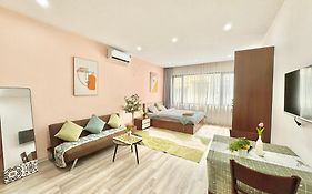 Modern & Comfy Apartment
